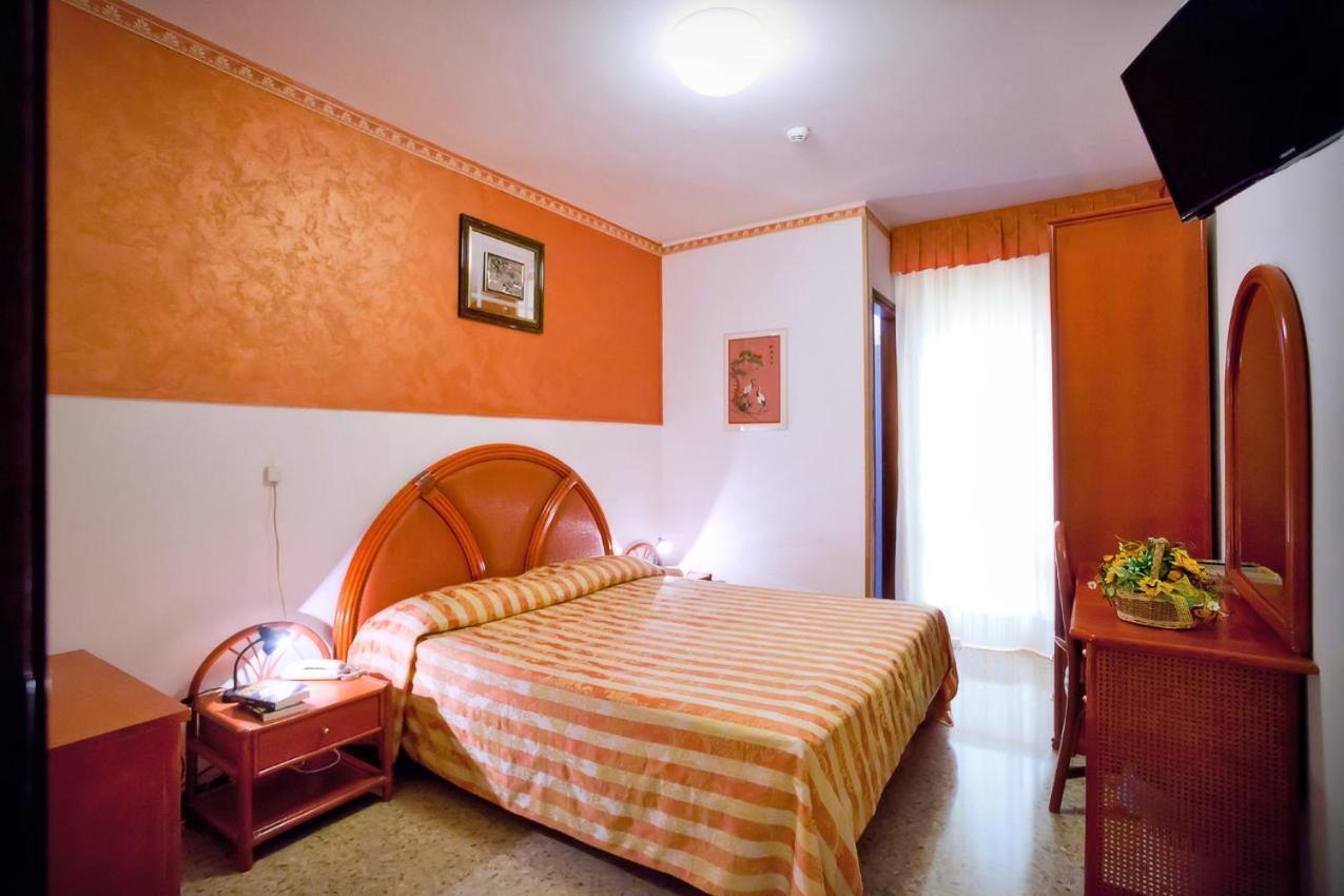 Hotel Kennedy Bibione Chambre photo