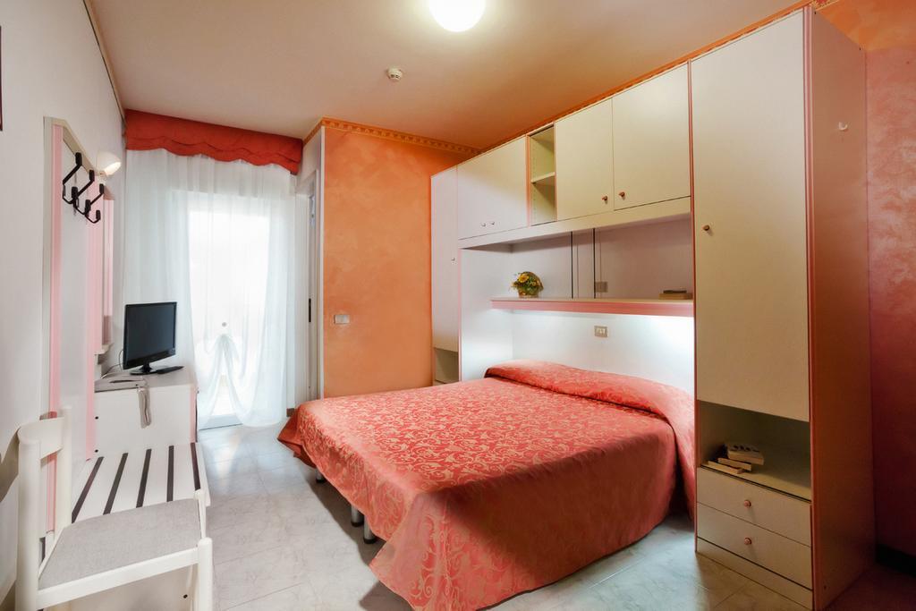 Hotel Kennedy Bibione Chambre photo