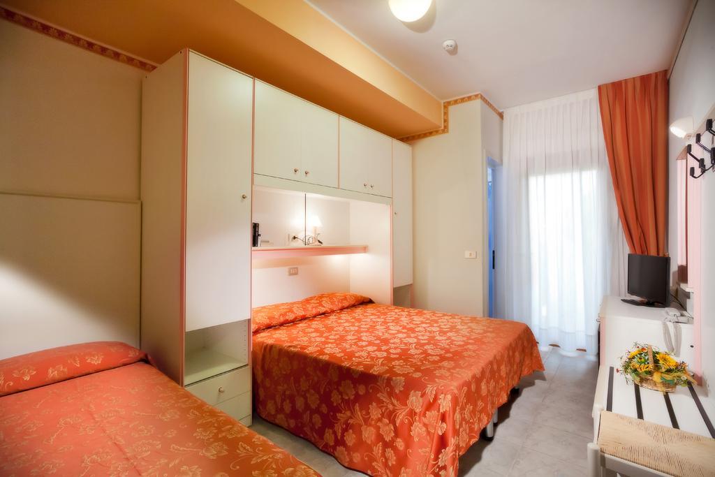 Hotel Kennedy Bibione Chambre photo